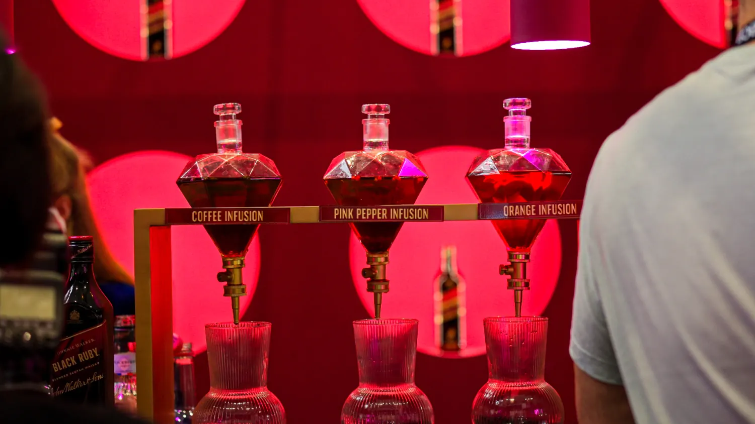 Johnnie Walker – Eleganz im Fluss.