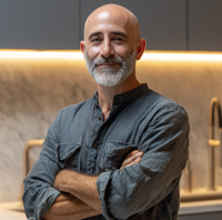 <subject>[headshot] image of customer (for a productivity tools business)</subject>