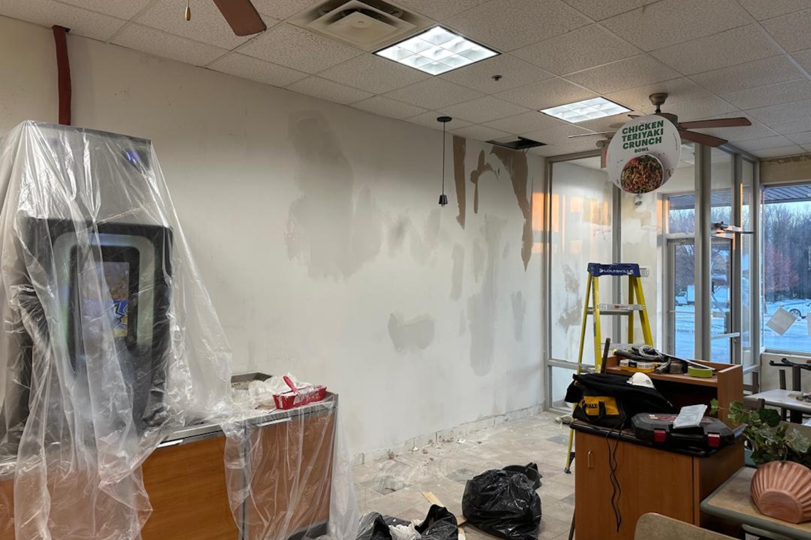 Bare concrete slab in a commercial space for renovation