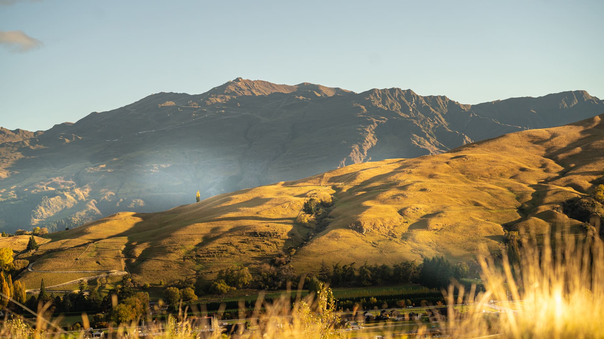 View of surrounding mountain from Kawarau Heights, Queenstown