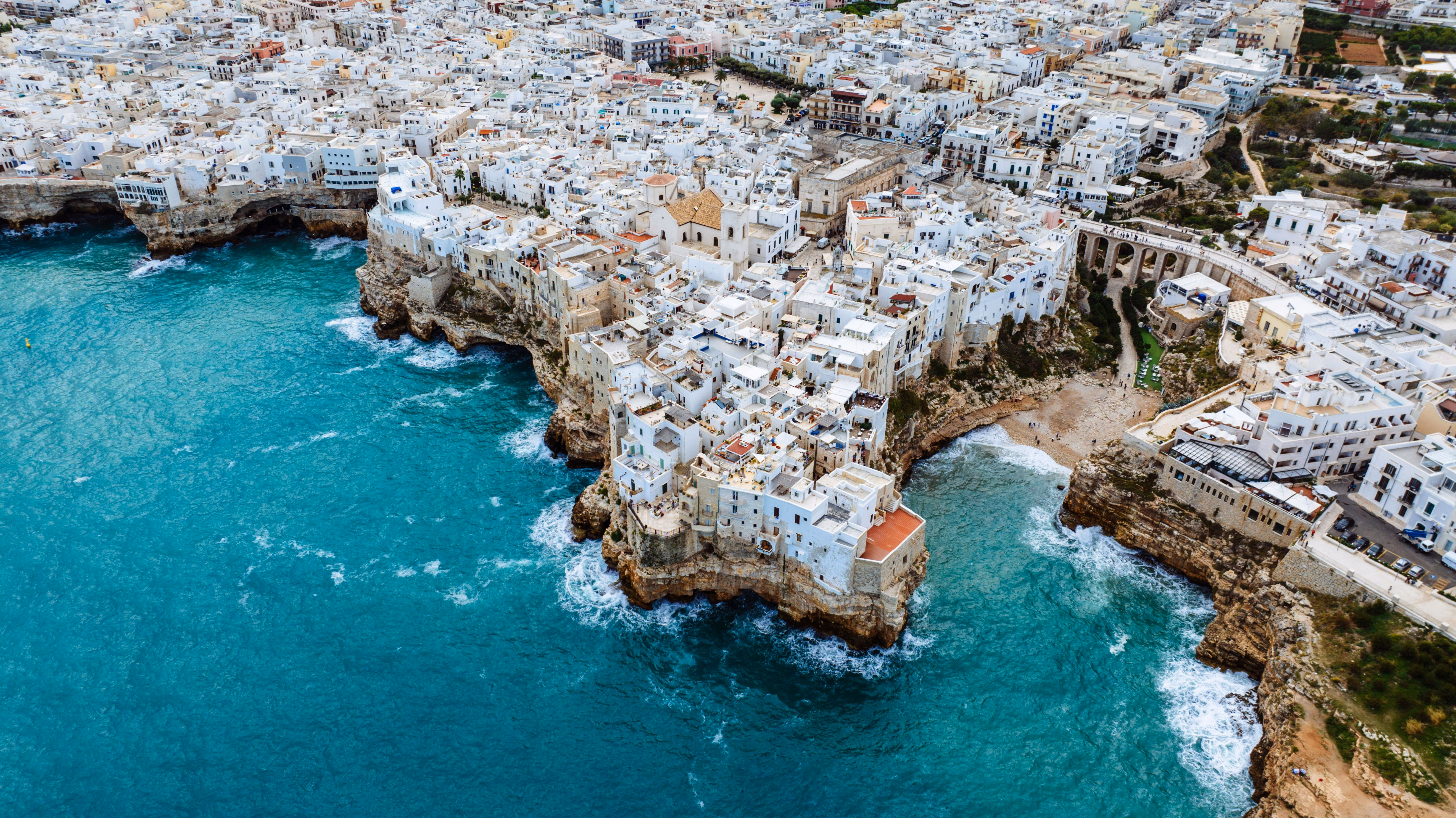 Welcome to Completely Italy, the new home of Long Travel.