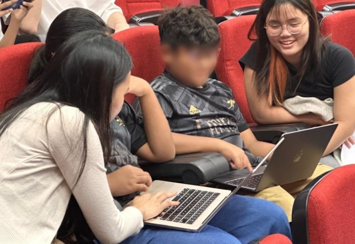 Group of students being engaged with Luminee Learning’s learning platform.