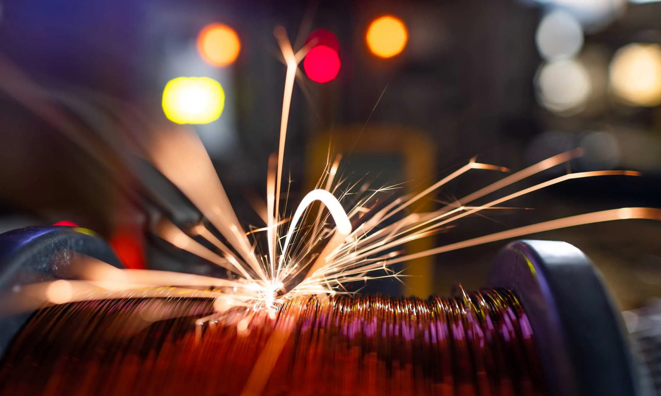 Production performance monitored using OEE and KPIs