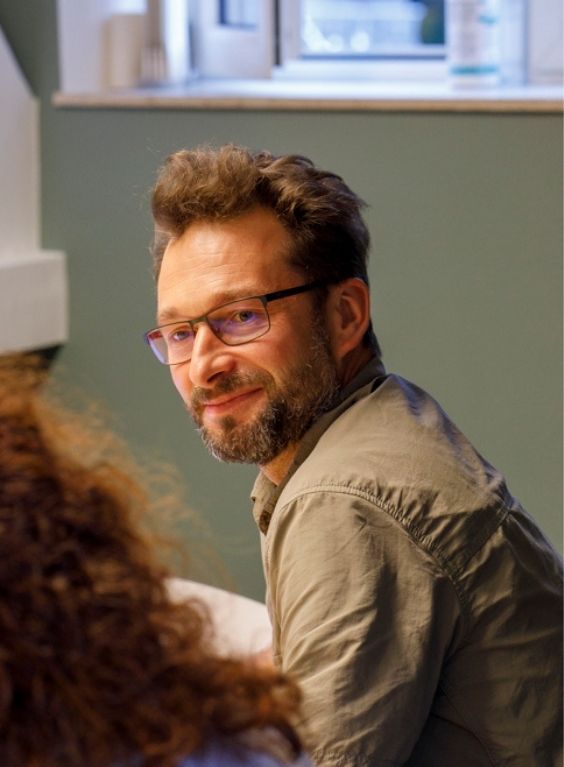 un professionnel en cours de langue intensif 