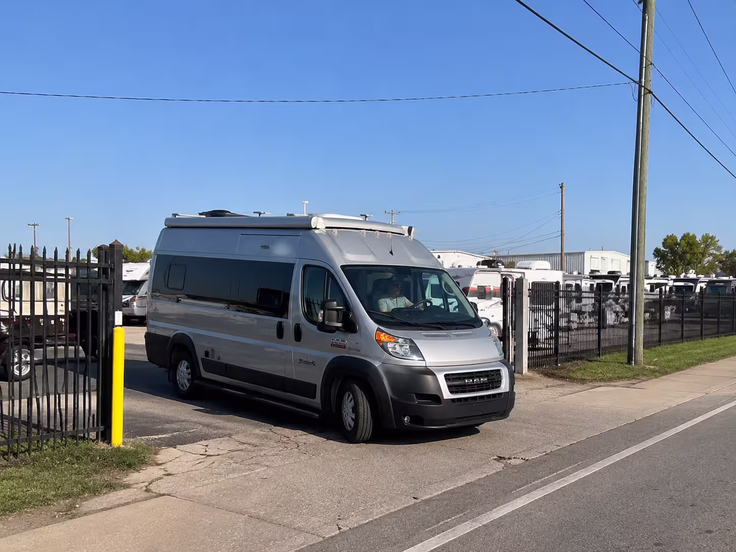 Class B motorhome leaving Nashville rental lot