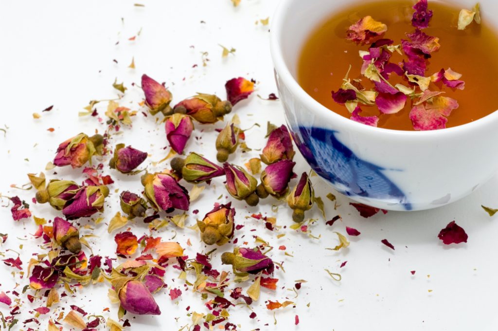 photo de la préparation d'une tisane