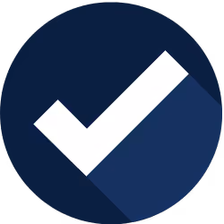 Weißes Häkchen in einem dunkelblauen Kreis mit Schatteneffekt.