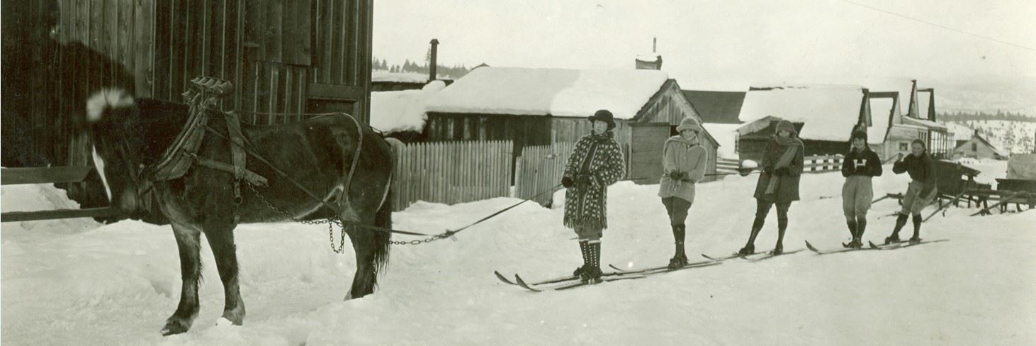 Cropped-HTP082-HorsePullingSkiingWomenTruckee