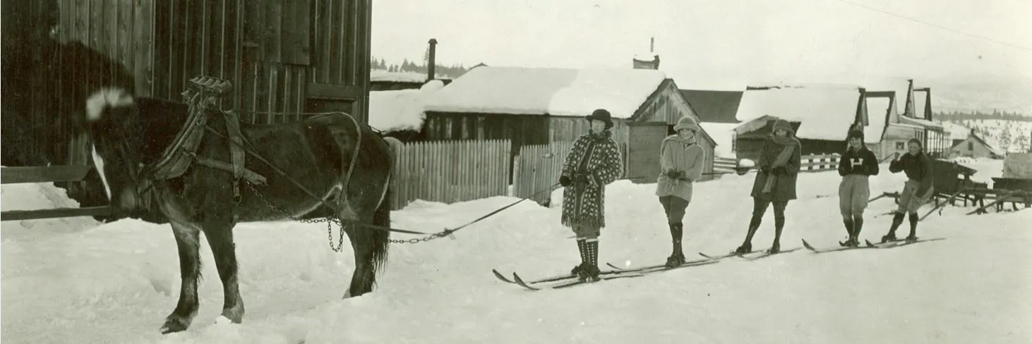 Cropped-HTP082-HorsePullingSkiingWomenTruckee