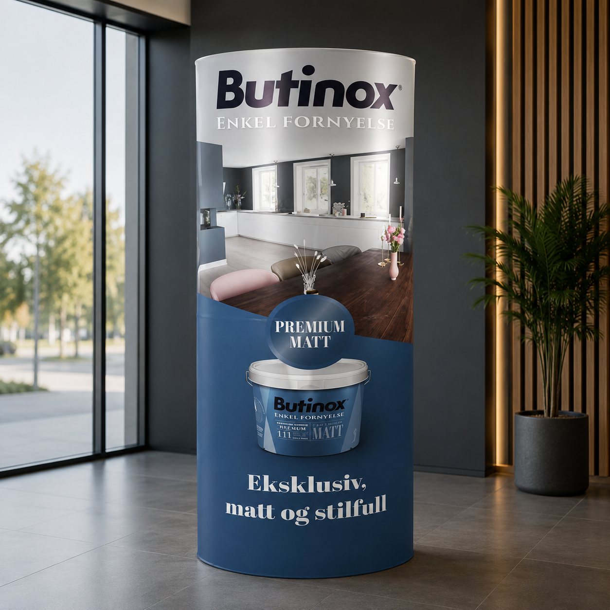 Produktdisplay med profilgrafikk plassert på messestand