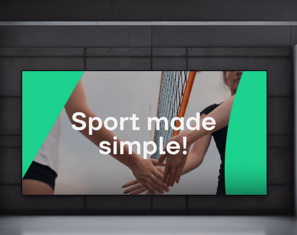 Plakatwerbung für Phoenix: Zwei Volleyballspielerinnen klatschen sich mit den Händen unter dem Netz ab. Darüber der Schriftzug "Sport made simple"