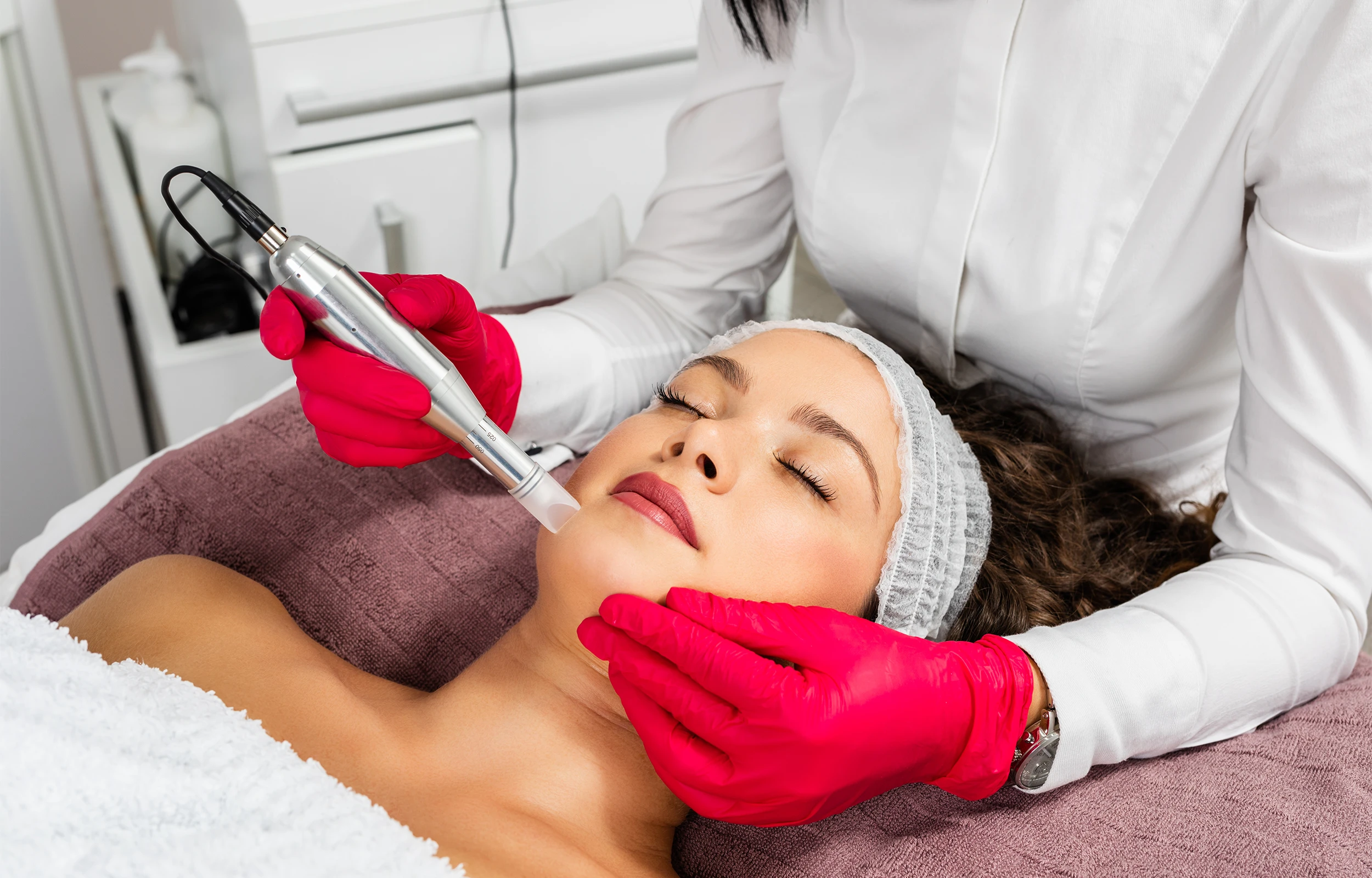 A woman getting Microneedling