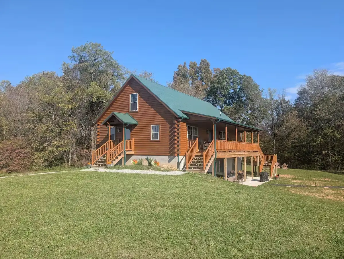 modular log cabin rental with large yard