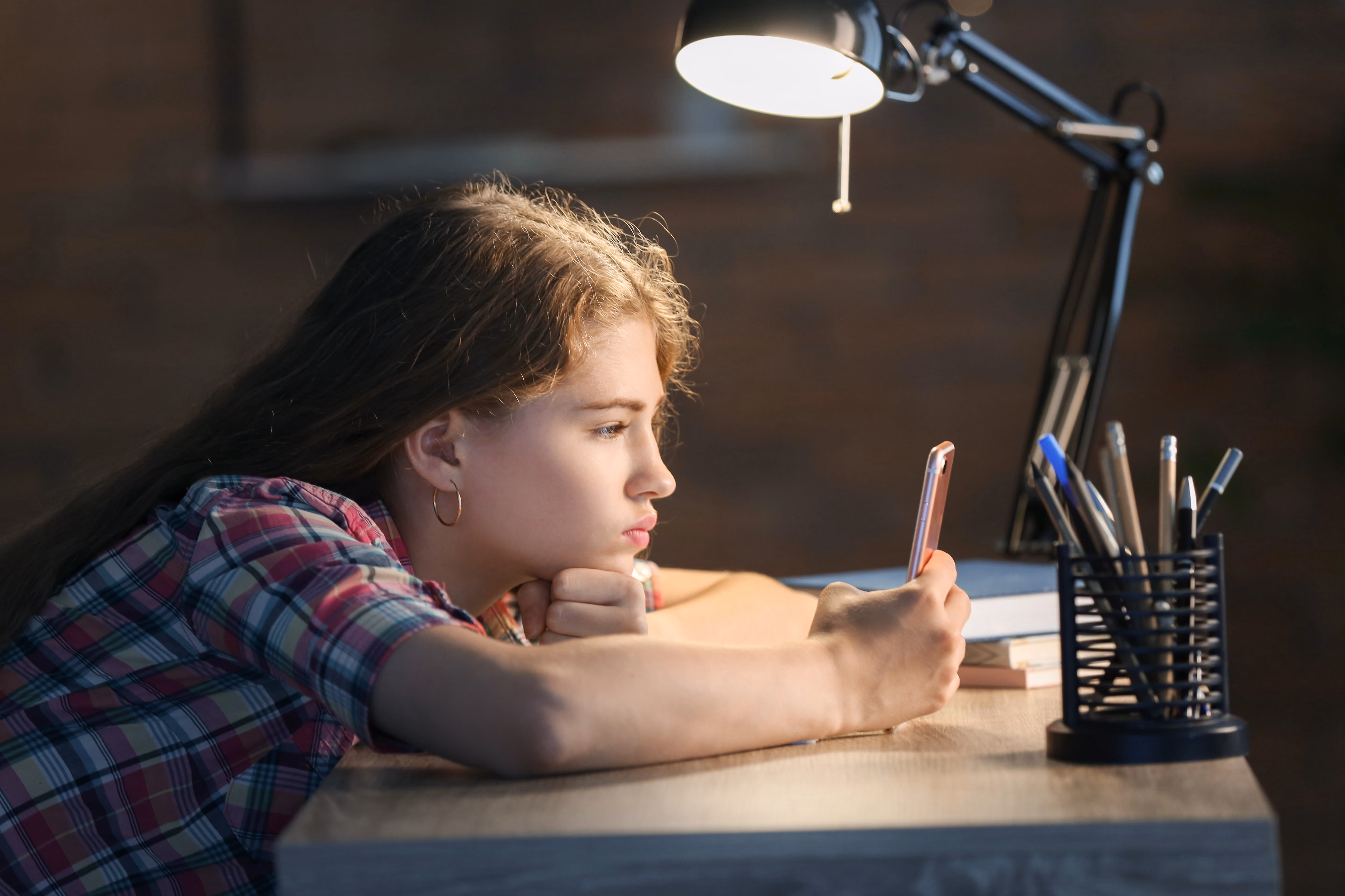 The digital age has brought about unprecedented levels of connectivity, with social media platforms and AI chatbots becoming increasingly integrated into our daily lives.-1