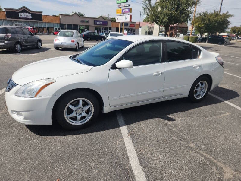 2012 Nissan 2.5 S