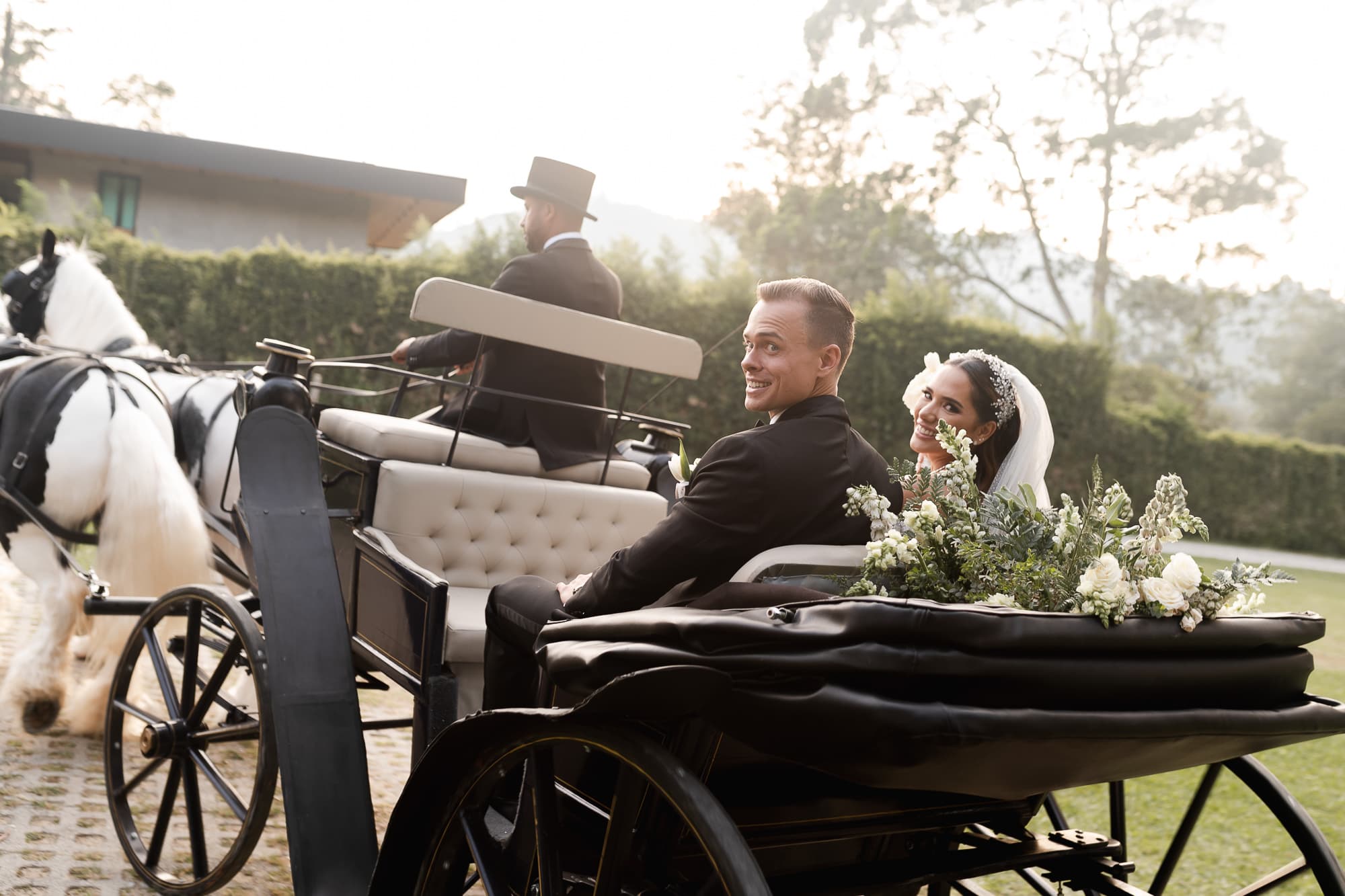 Boda destino internacional en Medellín Colombia para pareja estadounidense con wedding planner de lujo