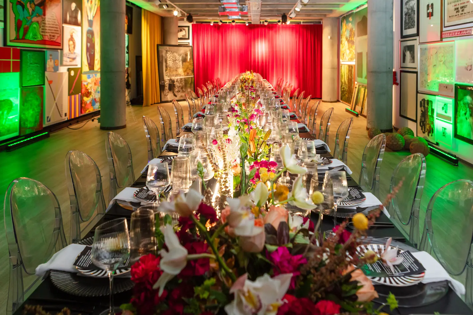 Evento corporativo de lujo en Bogotá con producción exclusiva y diseño contemporáneo personalizado