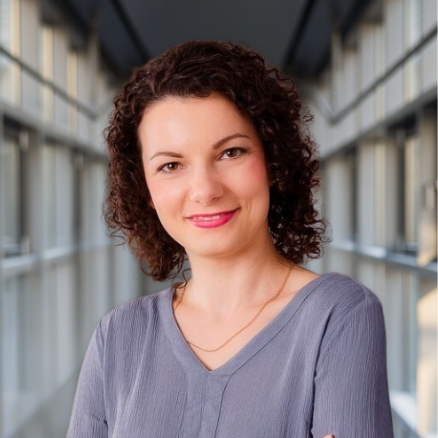 Bettina Stoi