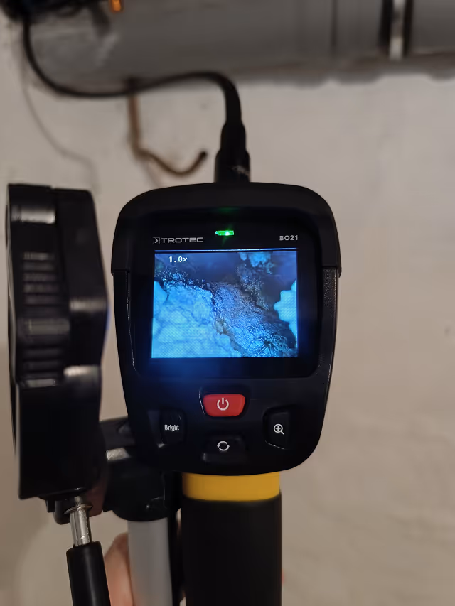 Thermografiegerät zur Erkennung verdeckter Feuchte- und Wärmebrücken