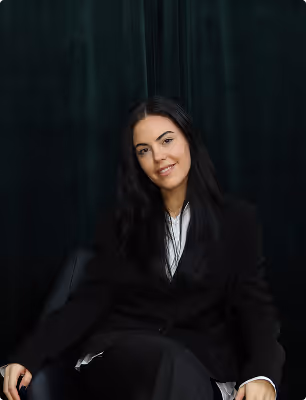 Anđela Stanimirović– saradnik, član tima advokatske kancelarije Aleksić