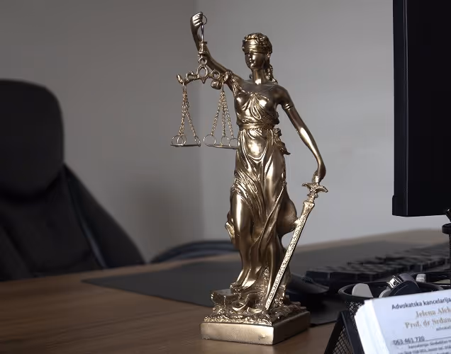 Simbol pravde i profesionalnih vrednosti advokatske kancelarije Aleksić u Nišu