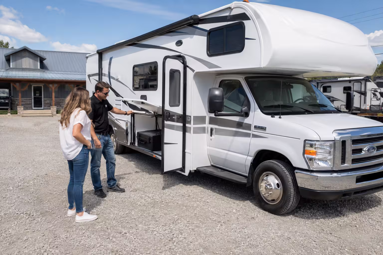 Class C motorhome pickup and walkthrough in Marshfield