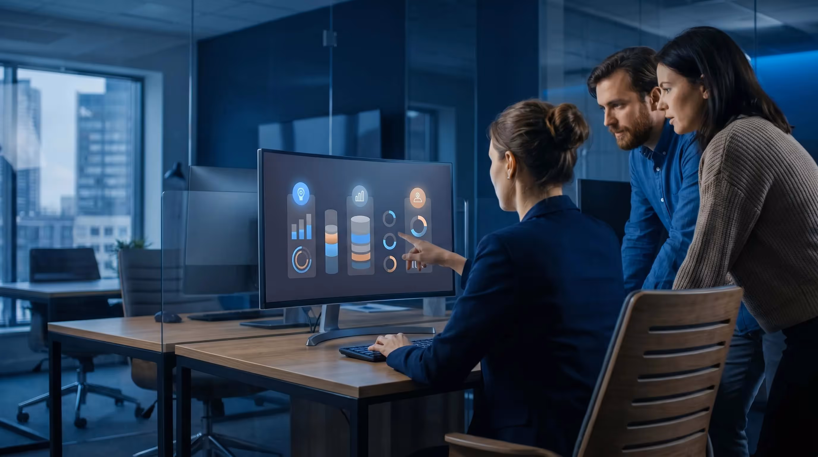 Moniteur montrant trois modeles de tarification SEO pour forfait, horaire et performance avec proprietaire