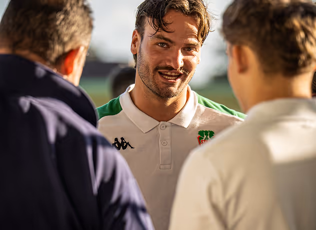 Photographie d'une expérience exclusive au sein du Stade Nantais en présence des membres de l'équipe.