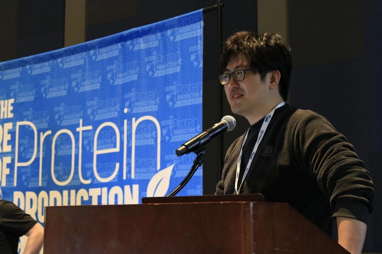 image of brainstorming session (for a productivity tools business)