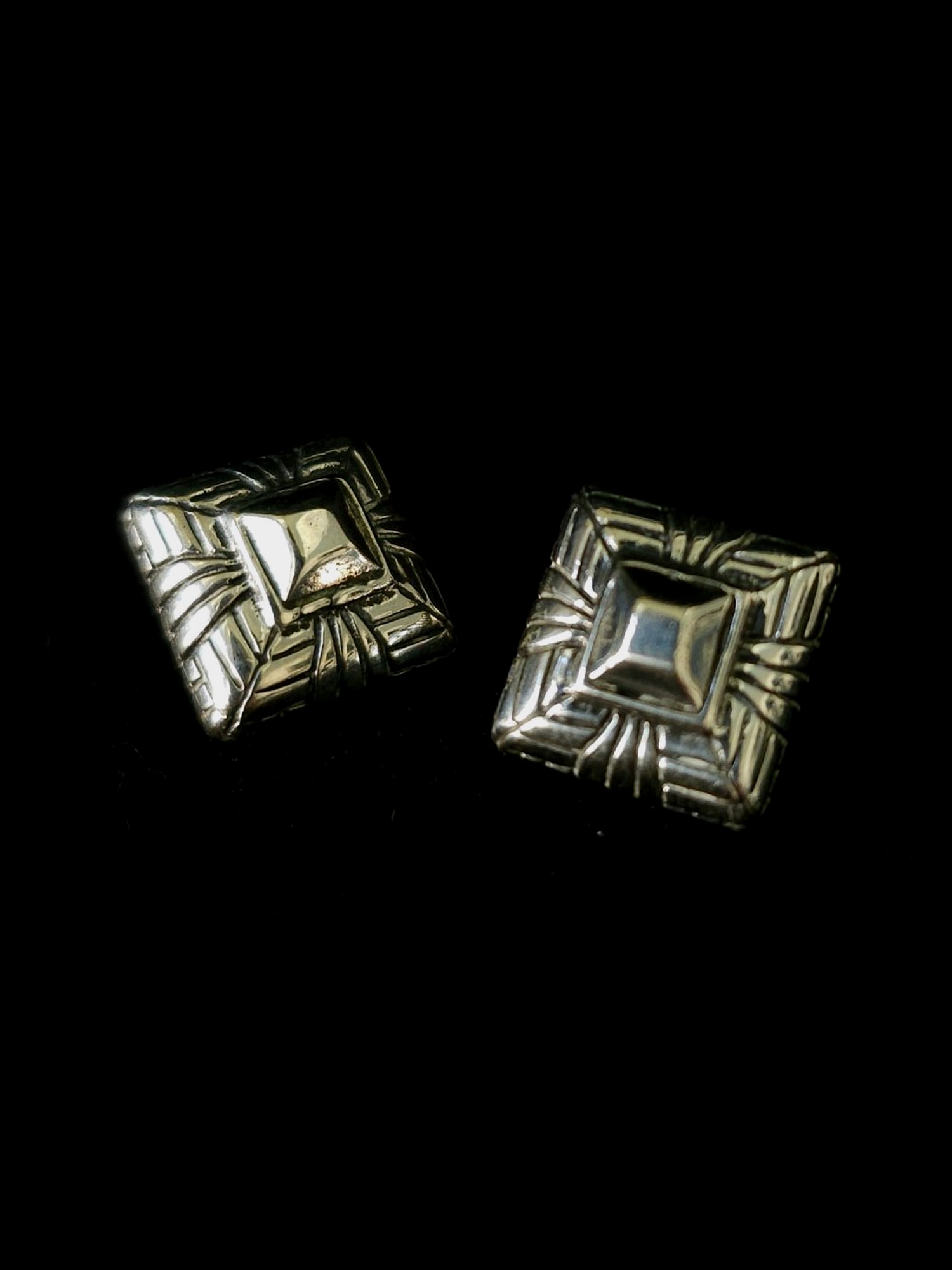 Square pyramid stud earrings