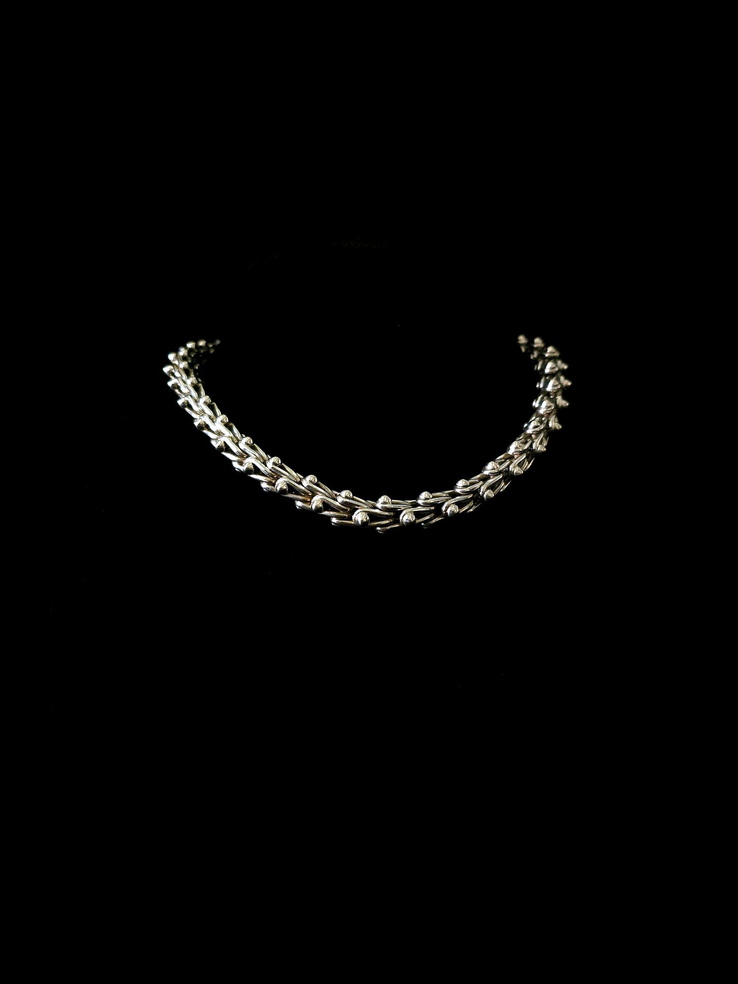 Sterling silver collar necklace with ball-tipped links