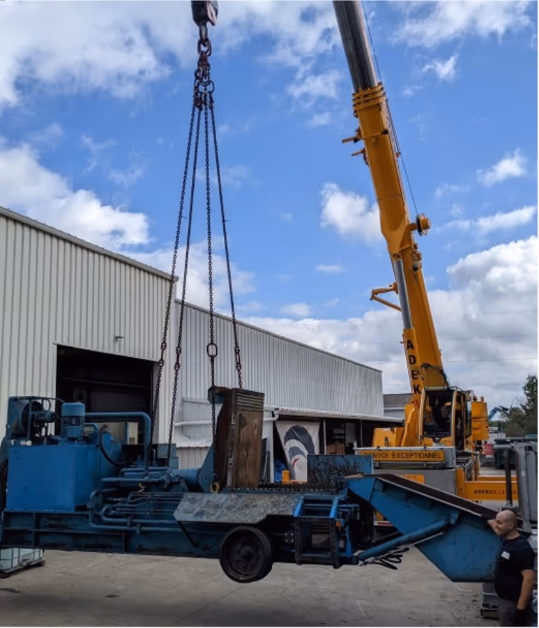 Manutention et levage d’un ensemble industriel lors d’une opération Nanfourma