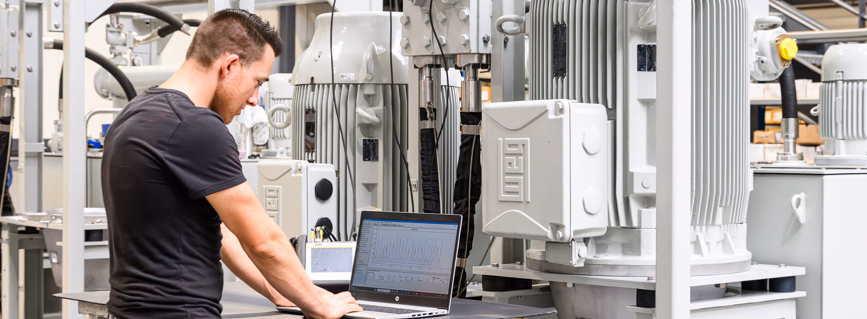 Maintenance d’équipements industriels par un technicien Nanfourma