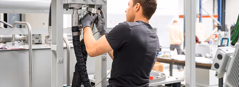 Intervention technique Nanfourma sur équipement industriel en atelier pour du rétrofit/outfit.