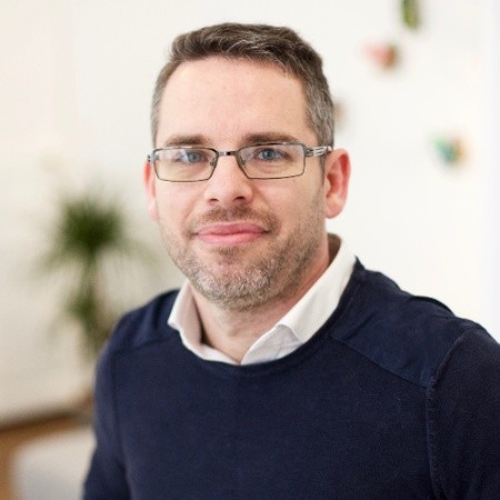 [headshot] image of customer (for a tech gadgets store)