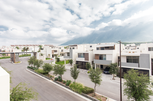 Fraccionamiento en Cumbres Monterrey