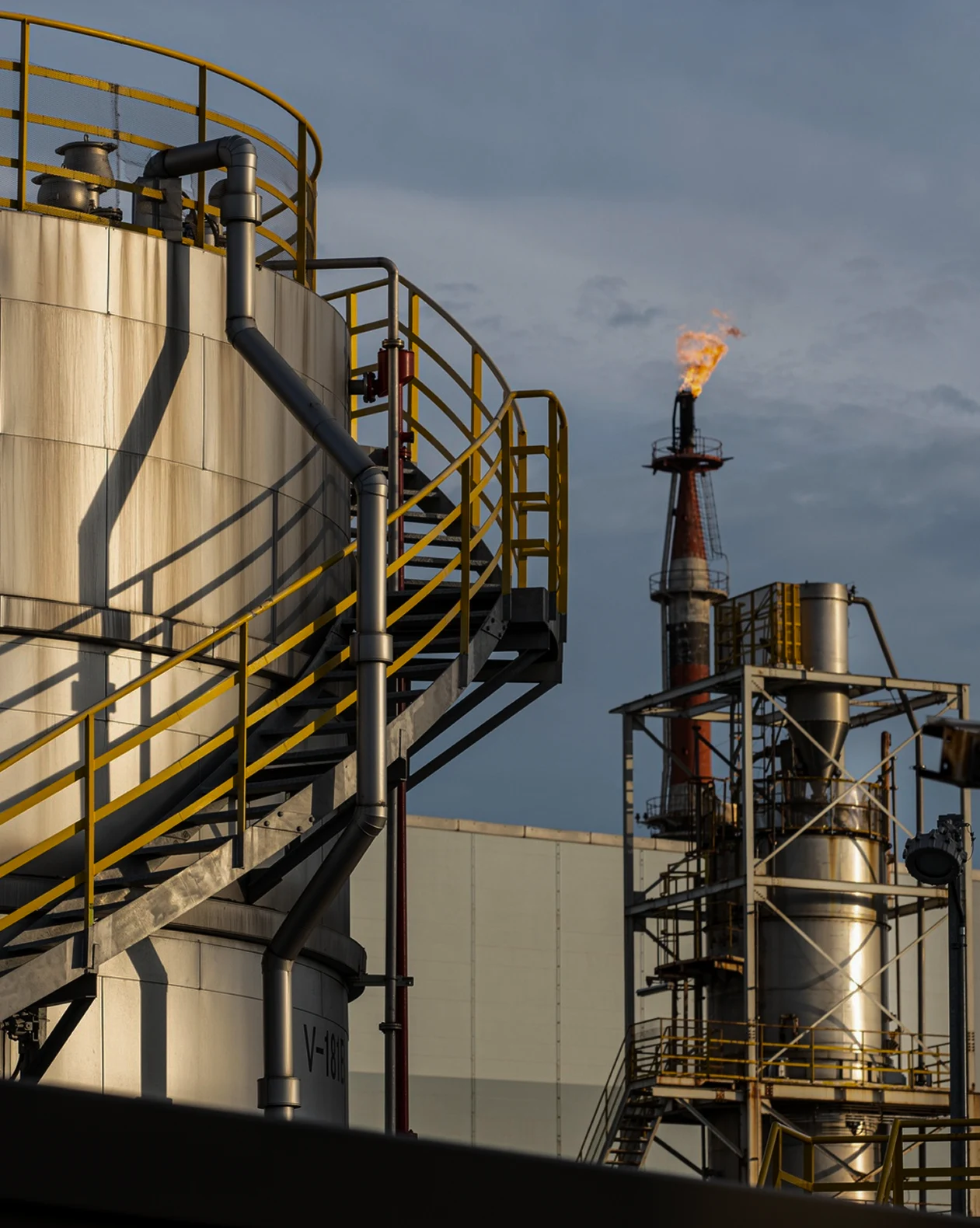 Kontix-home-three-building-the-future-image-two-webflow-ecommerce-template