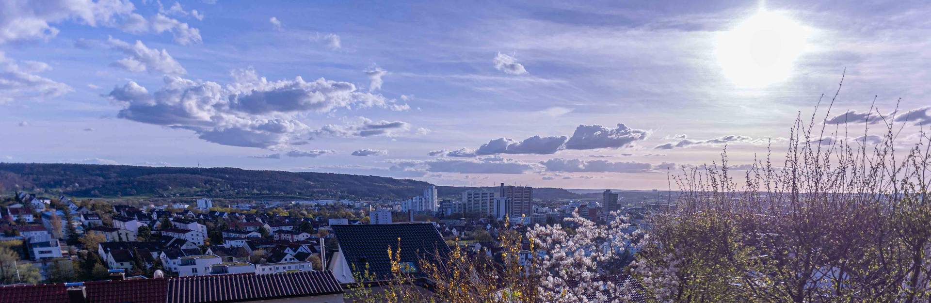 Blick über Leonberg bei leuchtendem Sonnenschein