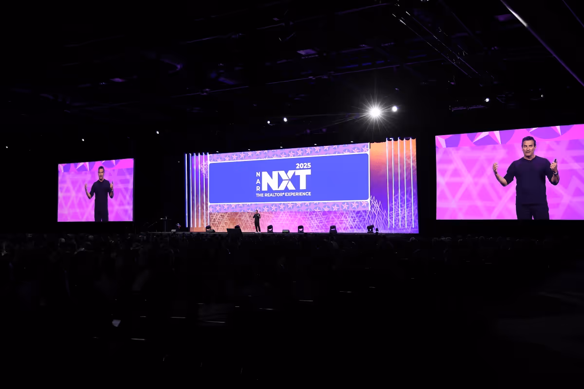 Matt Britton speaking at NAR NXT