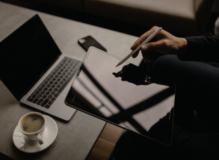 Averint service one hero card one