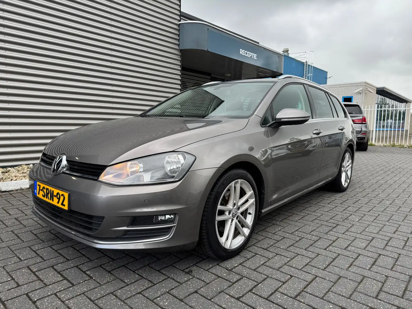 Volkswagen Golf Variant bij controle van voertuiggegevens in een RDW-Voertuigrapport