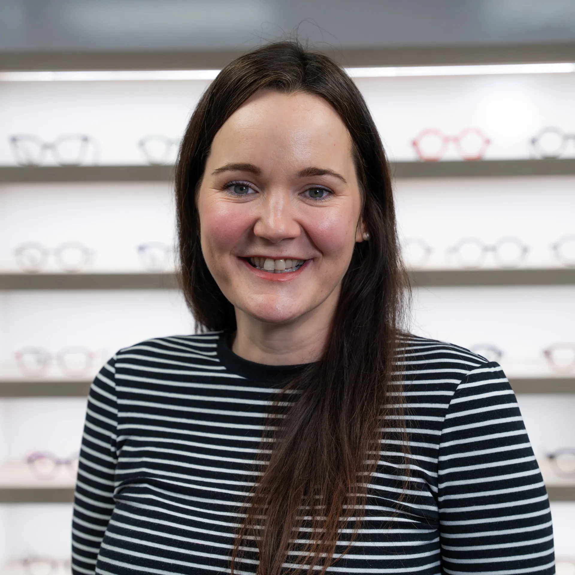 Headshot Photo of Fiona