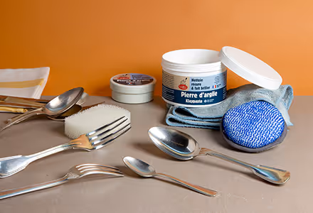 Produits Grand Beau pour lustrer vos couverts : pierre d'argile