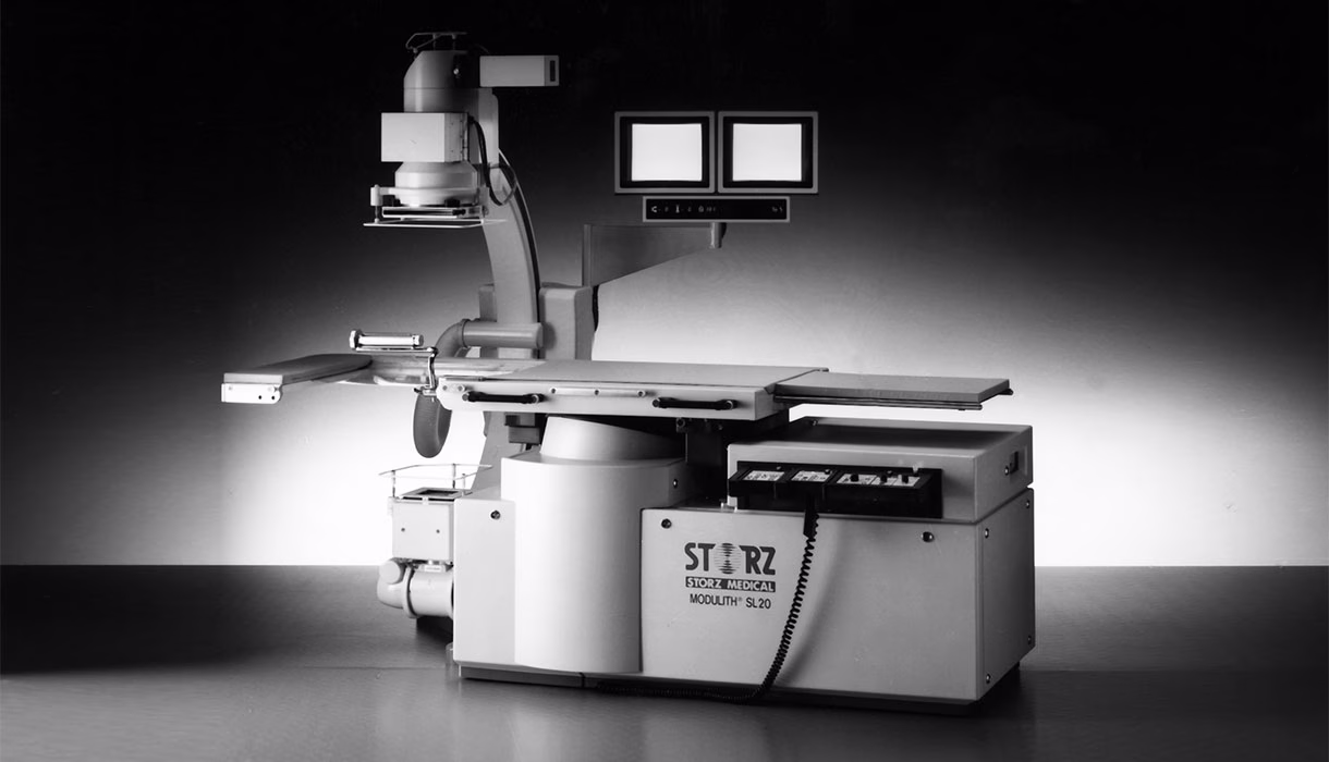 STORZ Medical Modulith SL10/SL20 first-generation lithotripter, launched in 1989
