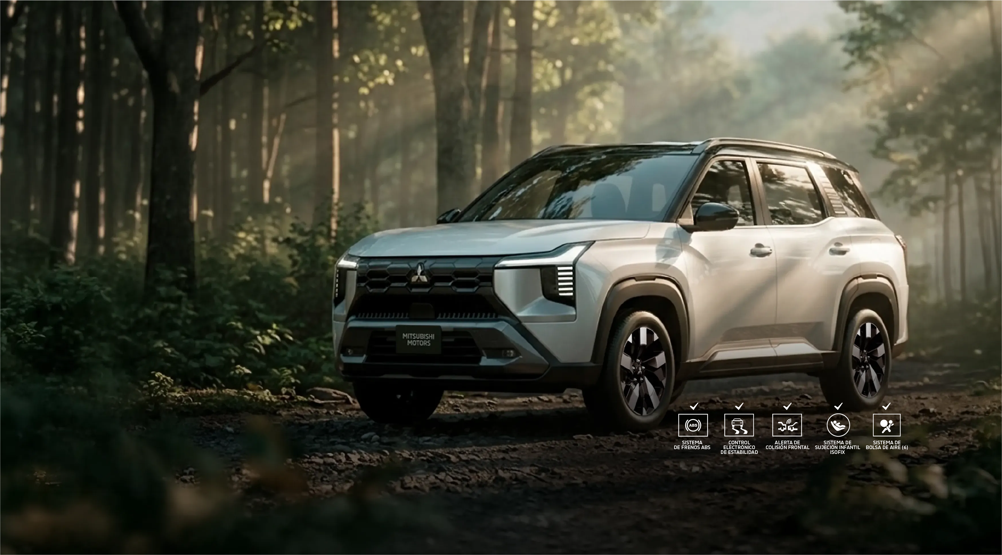 Mitsubishi Destinator en el bosque