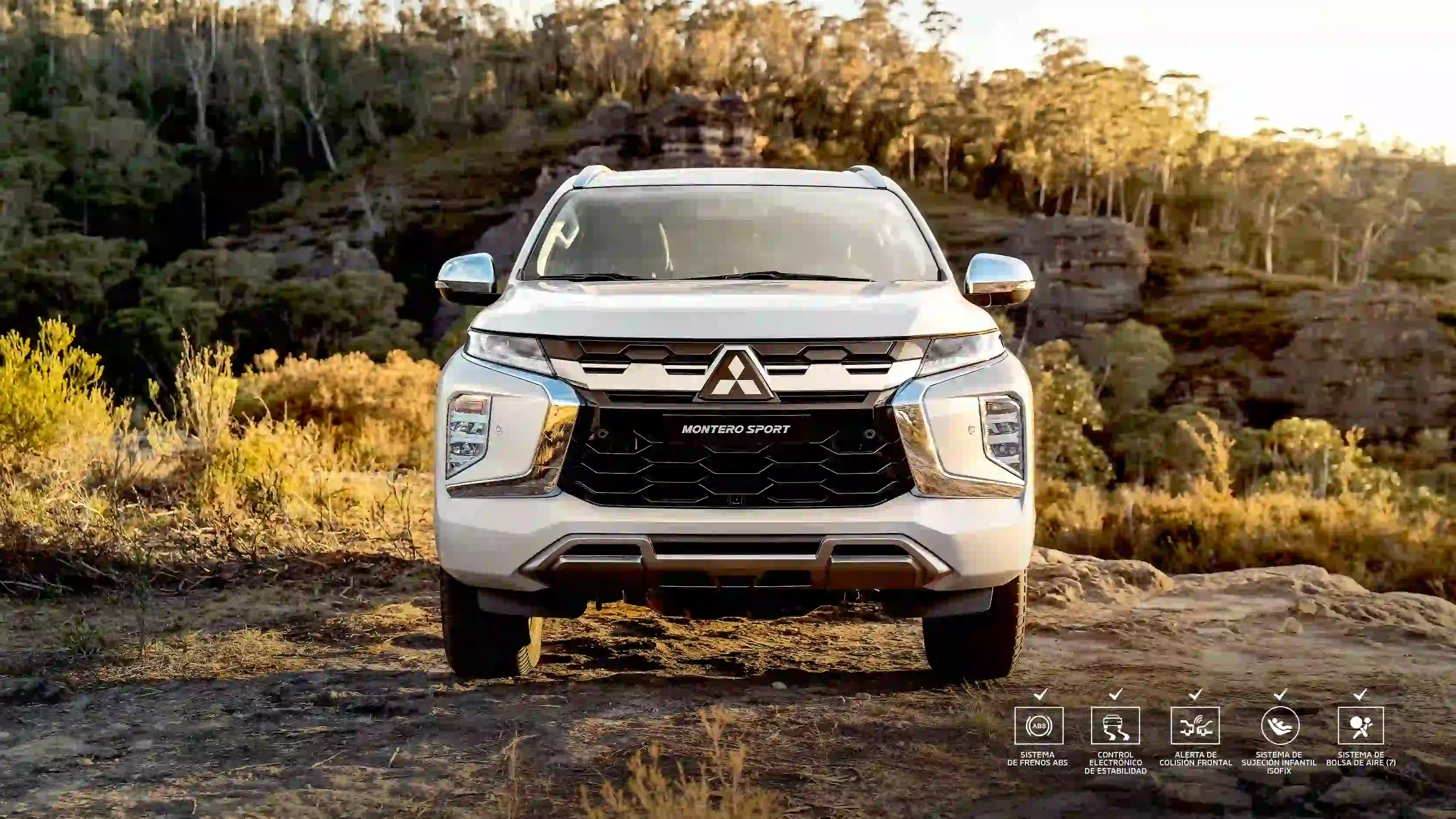 Mitsubishi Montero Sport - interior