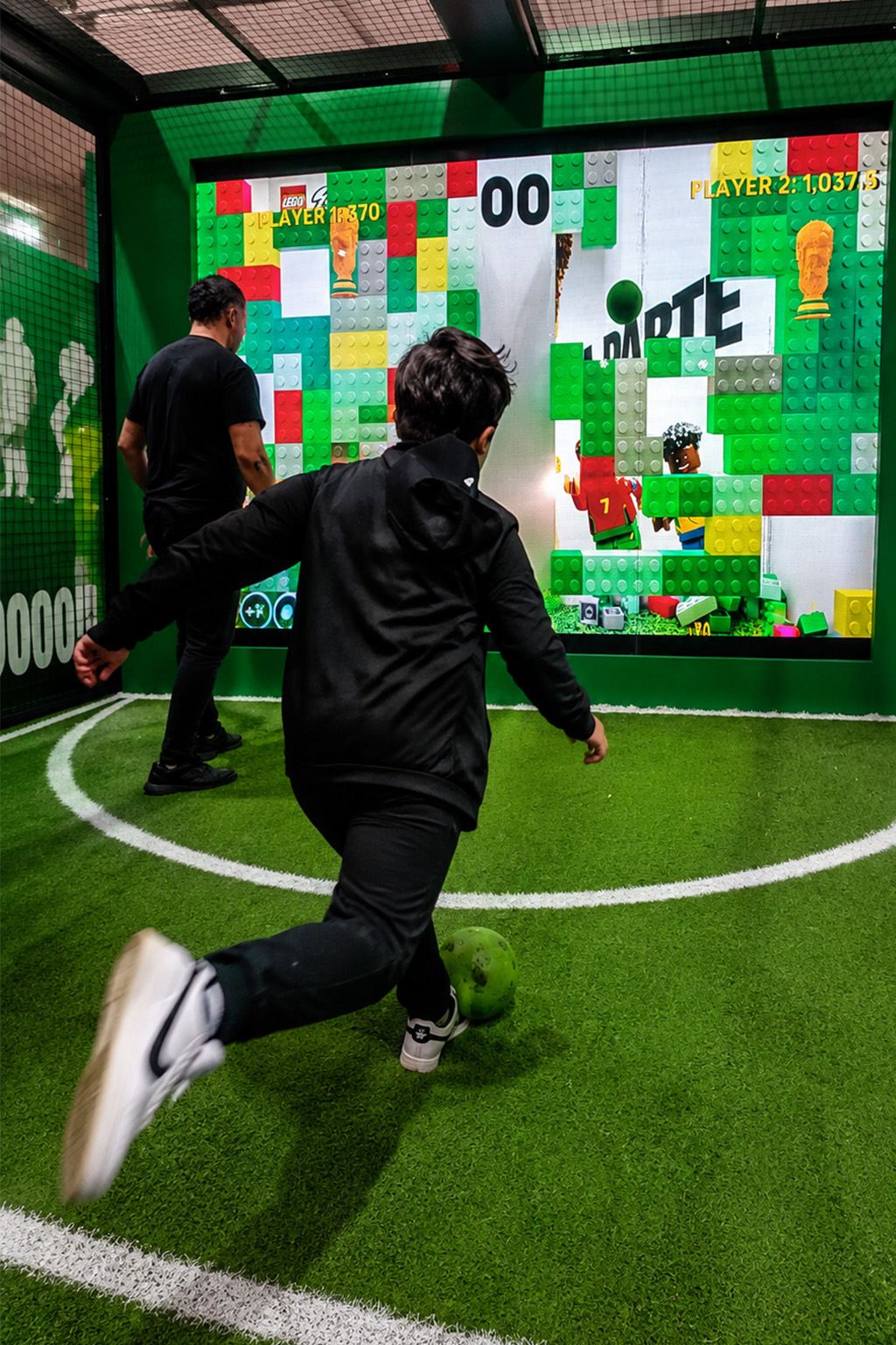LEGO| Brick Kickers