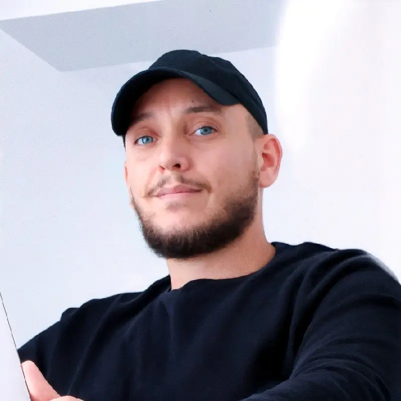 Directeur Artistique - 15 ans d'expérience - Tomorrow.Online