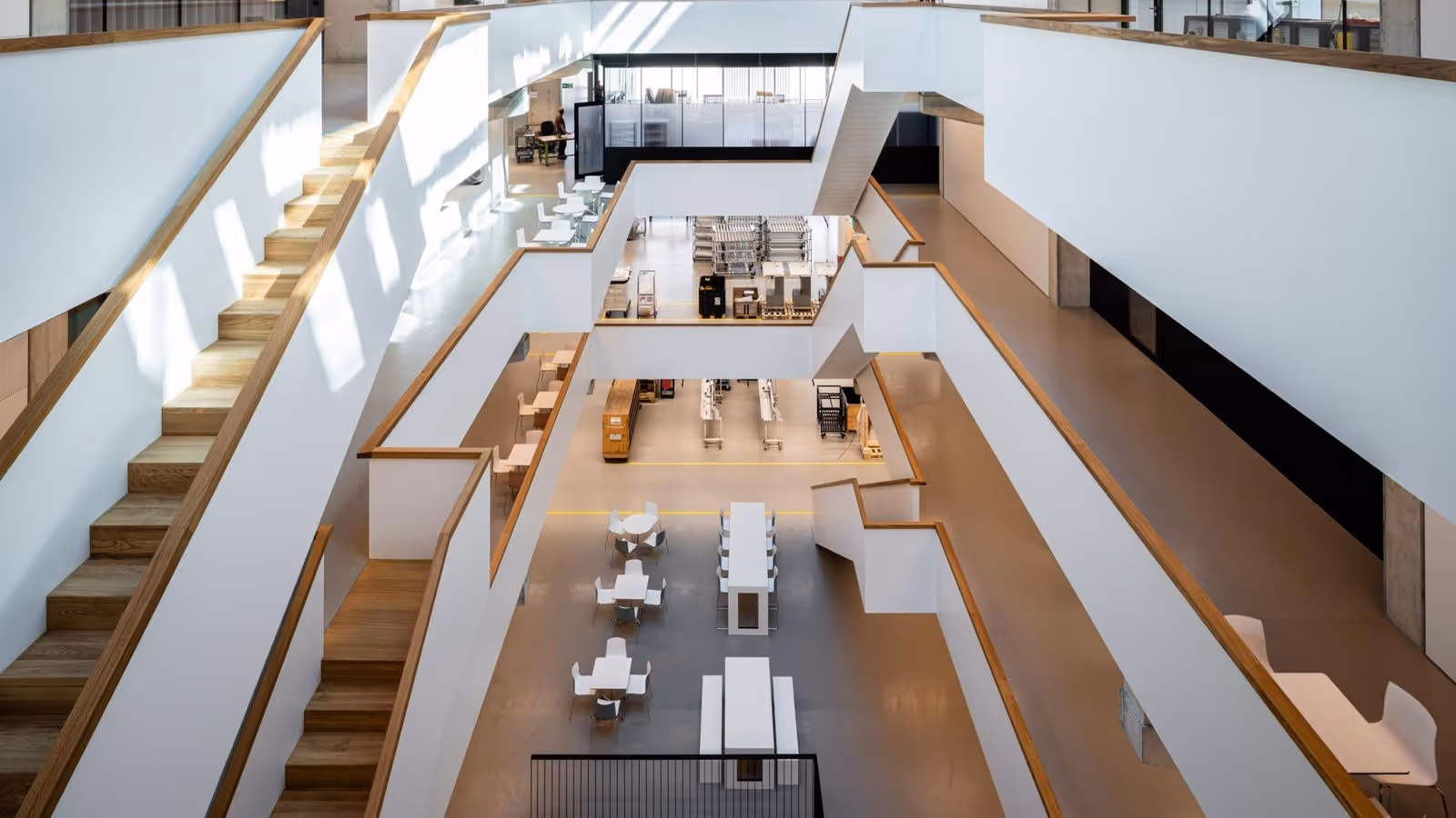 Ansicht eines Treppenhauses von oben