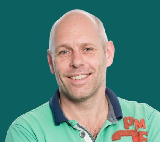 [headshot] image of customer (for a construction company)